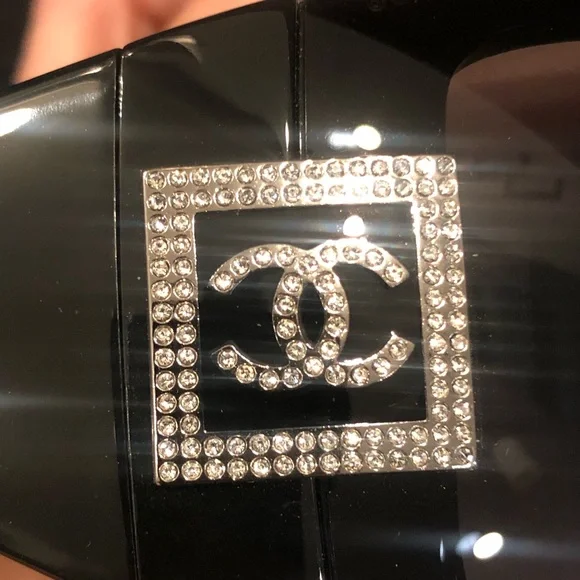 Authentic CHANEL 5086-B Oversized Sunglasses • Black with Crystal CC Logo - Picture 8 of 16